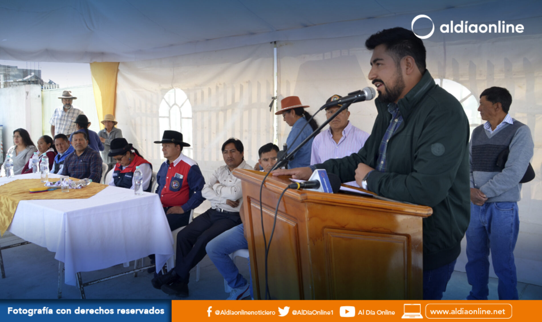 PREFECTURA DE COTOPAXI ENTREGA VÍA ASFALTADA EN PILACOTO POR UN VALOR DE $196.801,03 (VIDEOS)