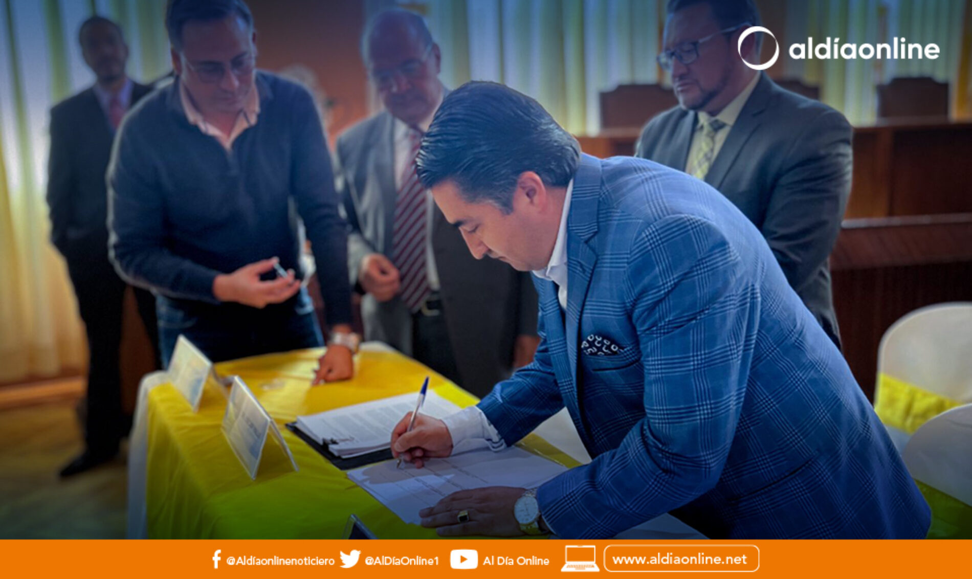 MUNICIPIO REALIZÓ LA ENTREGA FORMAL DE LA DONACIÓN DE INMUEBLE A ELEPCO S.A. COTOPAXI