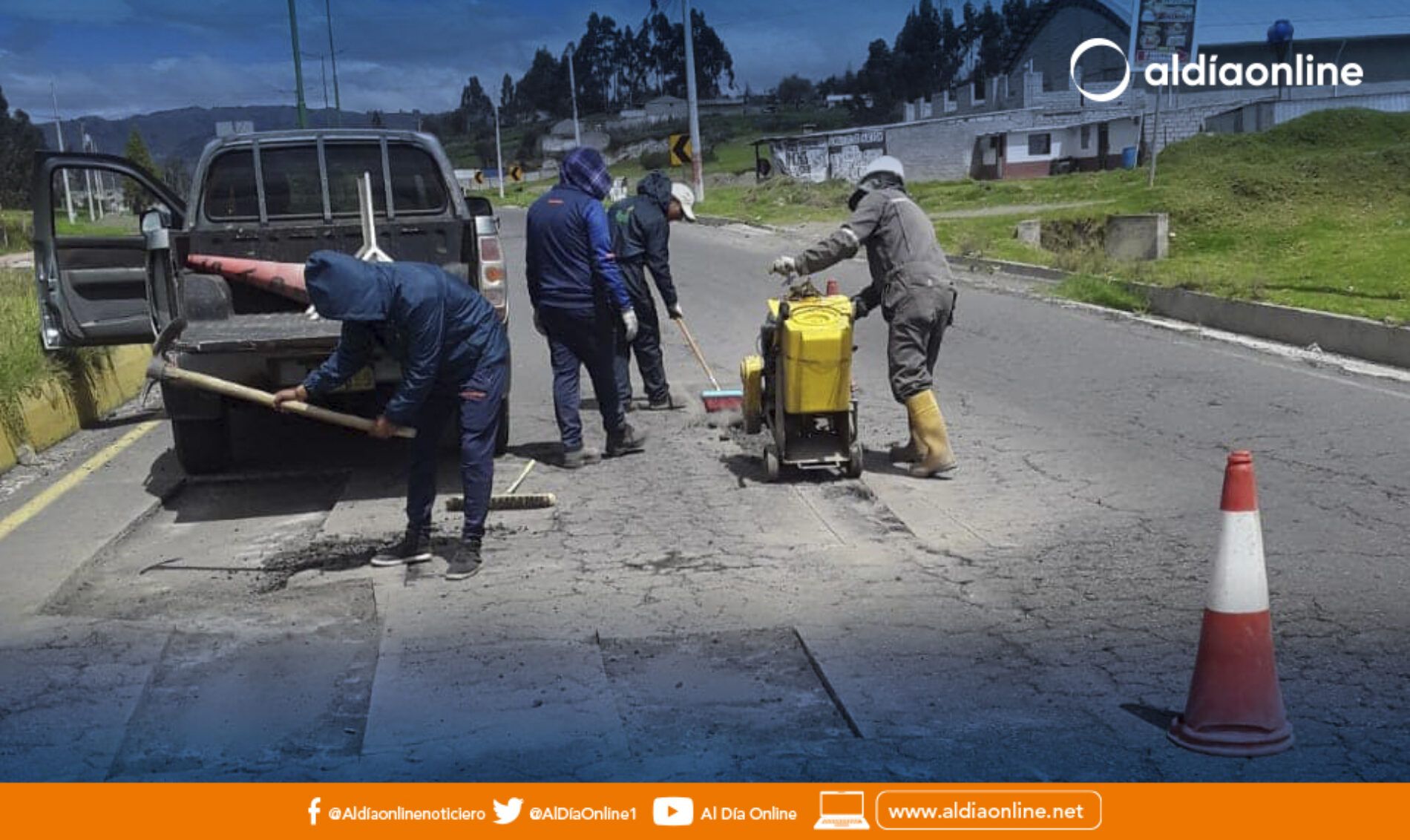 BACHEO DE VÍAS Y REDUCTORES DE VELOCIDAD EJECUTÓ OBRAS PÚBLICAS MUNICIPALES DE SAQUISILÍ