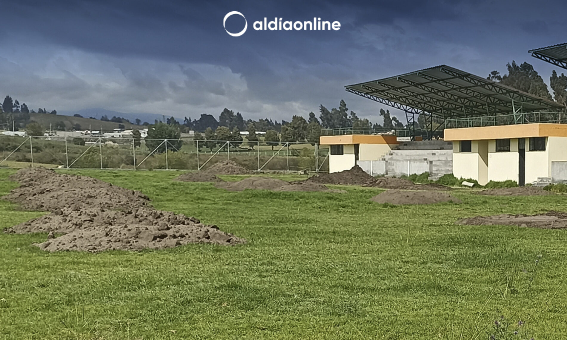 ESCENARIOS DEPORTIVOS EN SAQUISILÍ RECIBEN MANTENIMIENTO POR LA MUNICIPALIDAD (VIDEO)