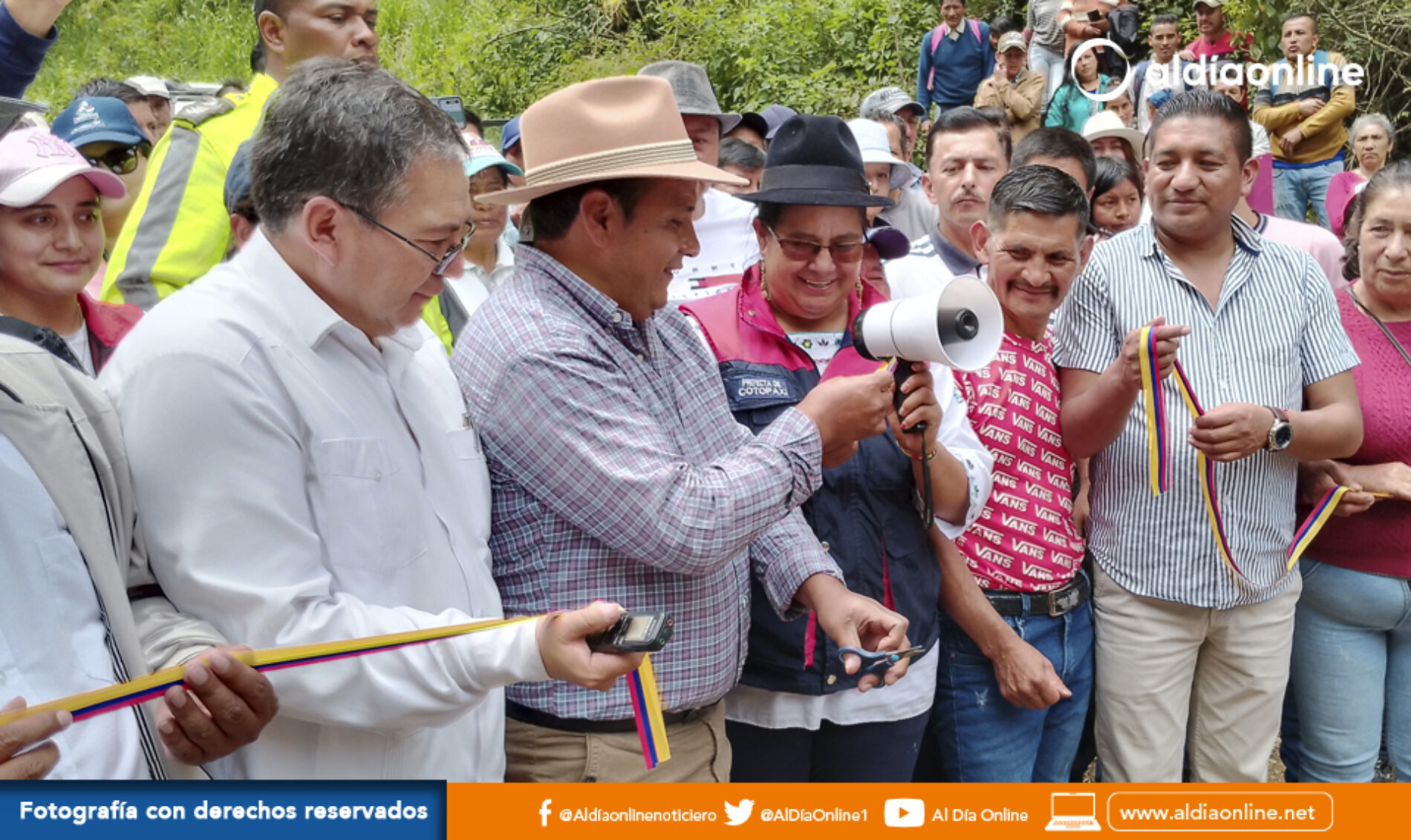 VÍA PUGSILOMA-GUARUMAL-ASACHE EN SIGCHOS FUE ENTREGADA POR LA PREFECTURA DE COTOPAXI (VIDEO)