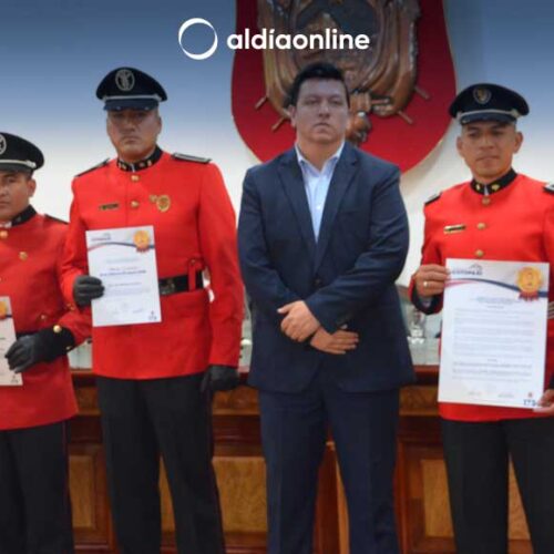 PREFECTURA DE COTOPAXI CONDECORÓ Y RECONOCIÓ A INSTITUCIONES, PERSONAJES, EMPLEADOS Y TRABAJADORES