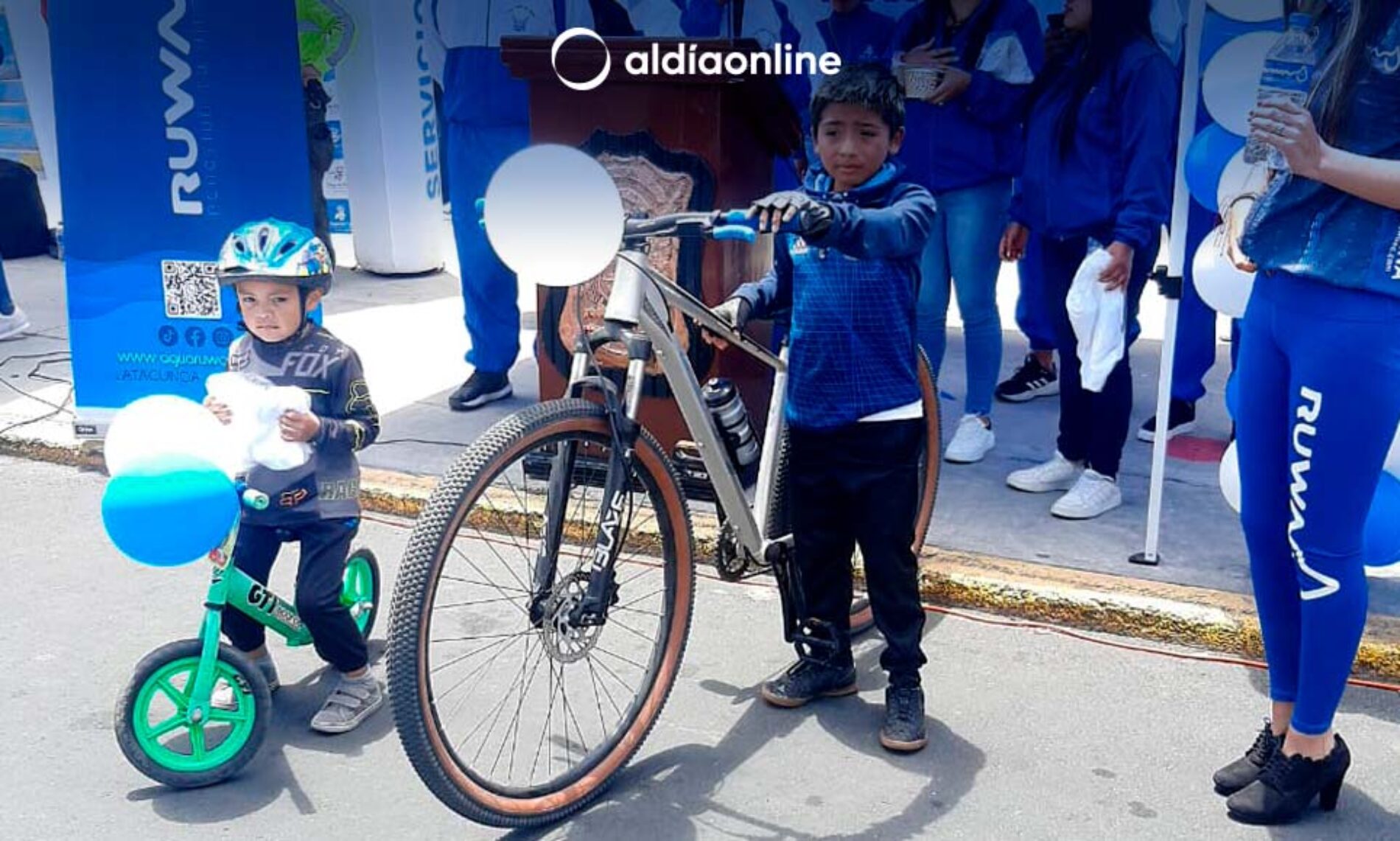 LA POLICÍA NACIONAL EFECTUÓ EN LATACUNGA CICLO PASEO “POR LA PAZ Y LA SEGURIDAD CIUDADANA”