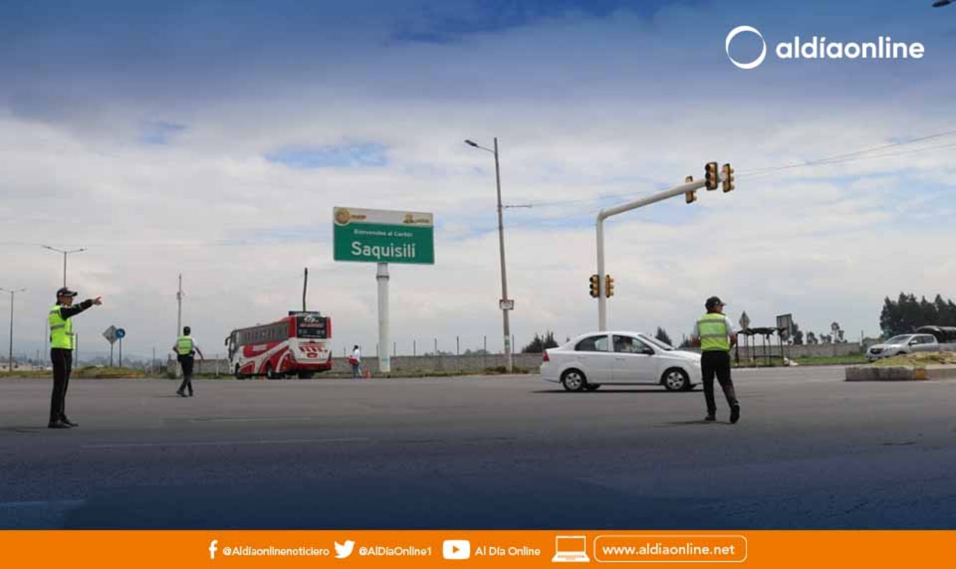AGENTES CIVILES DE TRÁNSITO PRESTAN SU SERVICIO DURANTE EL RACIONAMIENTO DE ENERGÍA ELÉCTRICA