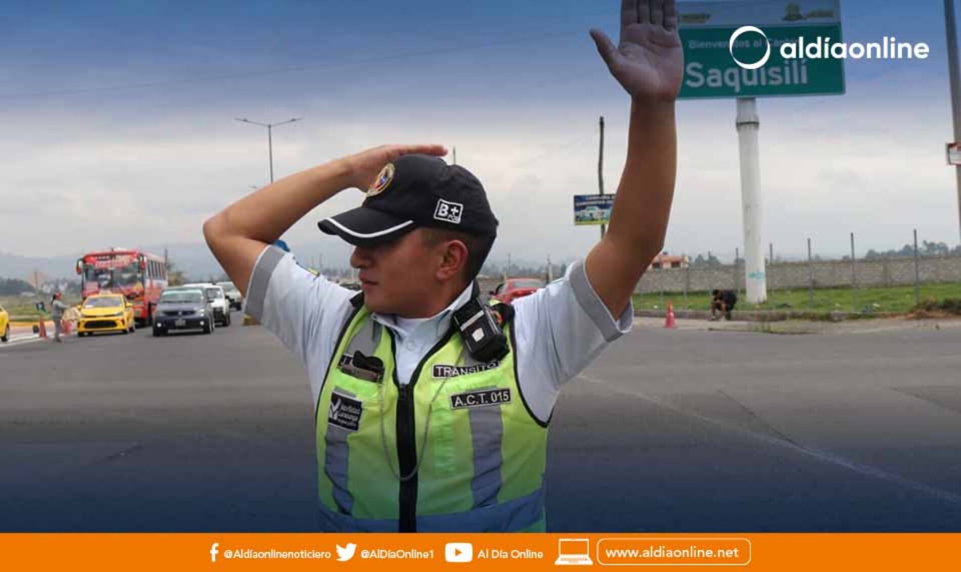 AGENTES CIVILES DE TRÁNSITO PRESTAN SU SERVICIO DURANTE EL RACIONAMIENTO DE ENERGÍA ELÉCTRICA