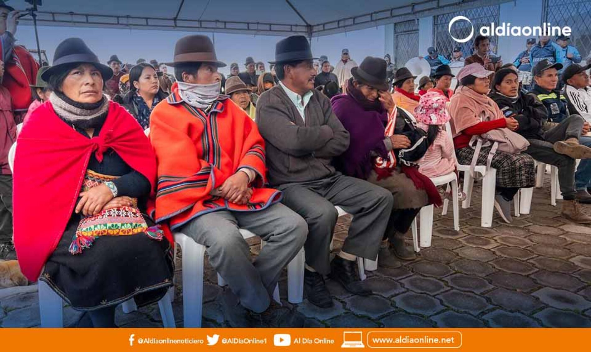 MUNICIPIO DE LATACUNGA INICIA OBRA DE ASFALTADO EN MACA ATÁPULO