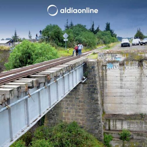 GAD.M  SALCEDO COLOCÓ LA PRIMERA PIEDRA PARA LA CONSTRUCCIÓN DEL PUENTE EN EL BARRIO LA FLORIDA (VIDEOS)