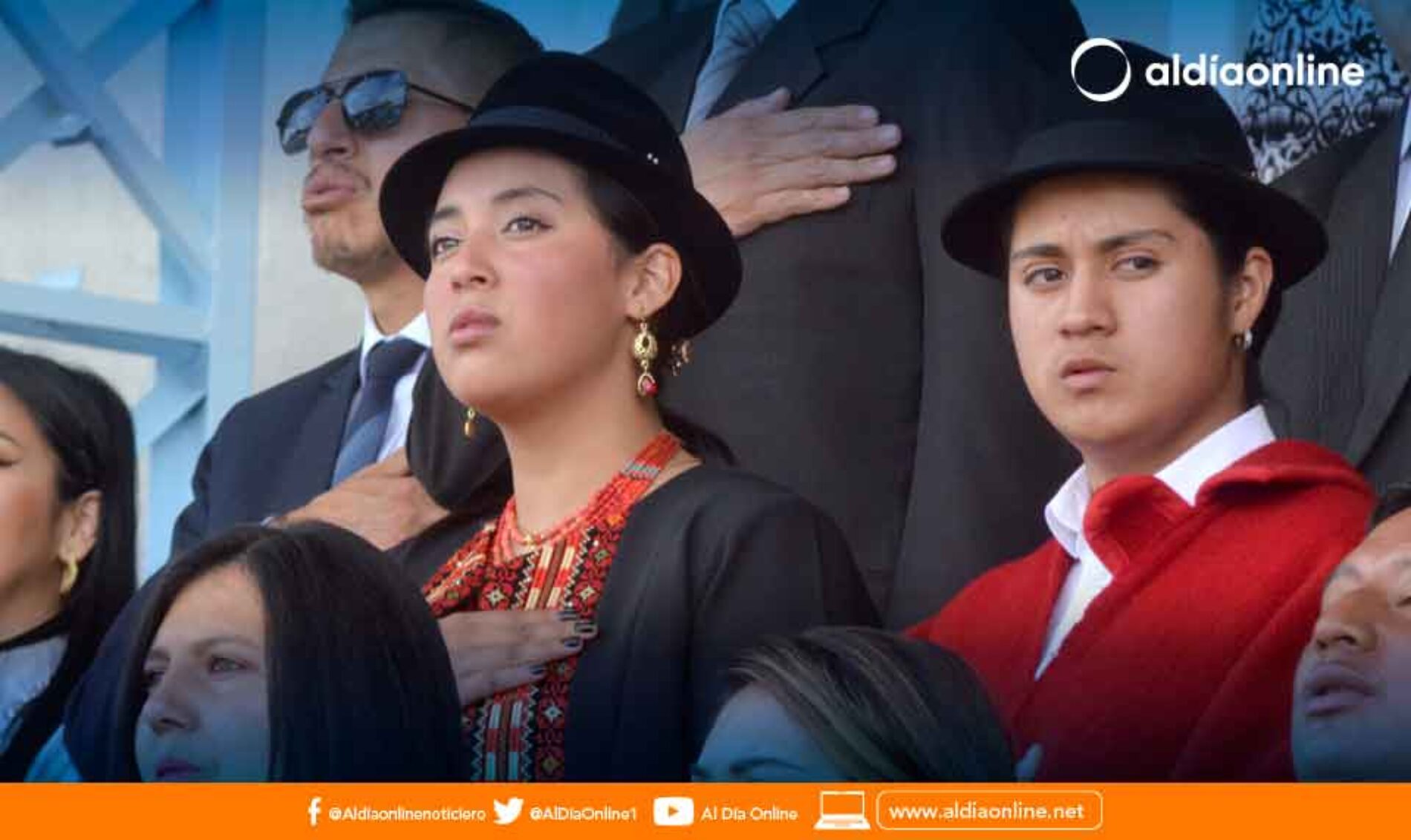 SESIÓN SOLEMNE POR 173 AÑOS DE COTOPAXI FUE PÚBLICO EN LA AVENIDA CÍVICA  (VIDEO)