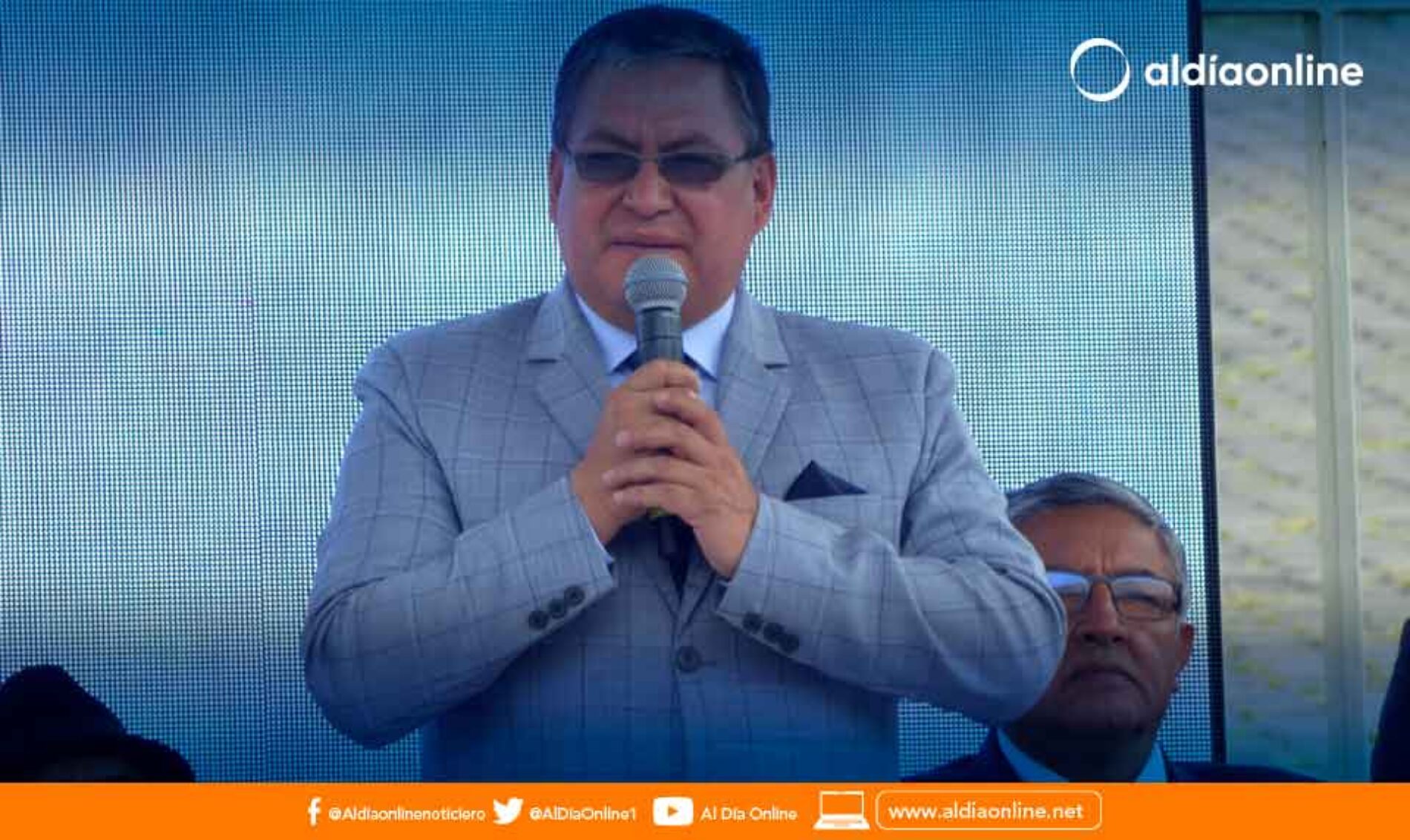 SESIÓN SOLEMNE POR 173 AÑOS DE COTOPAXI FUE PÚBLICO EN LA AVENIDA CÍVICA  (VIDEO)