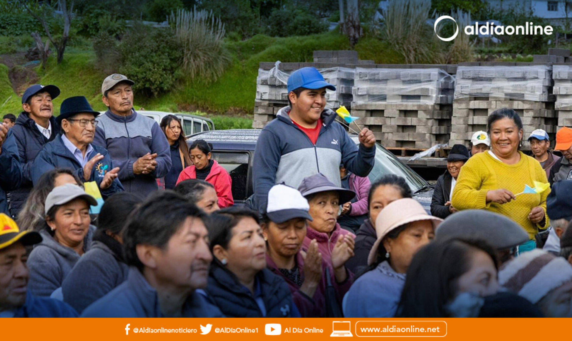 MUNICIPIO DE  LATACUNGA ENTREGÓ ADOQUINES EN EL BARRIO BELLAVISTA SAN BUENAVENTURA