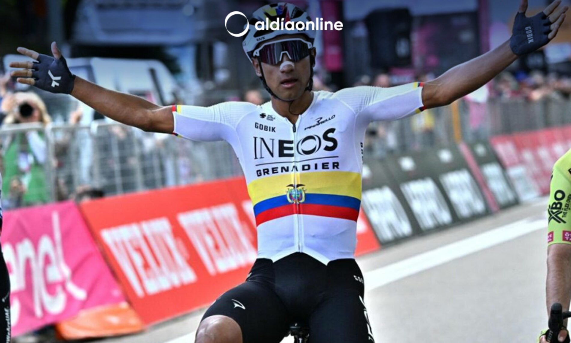 ASÍ VA JHONATAN NARVÁEZ EN LA ETAPA 4 DEL GIRO DE ITALIA