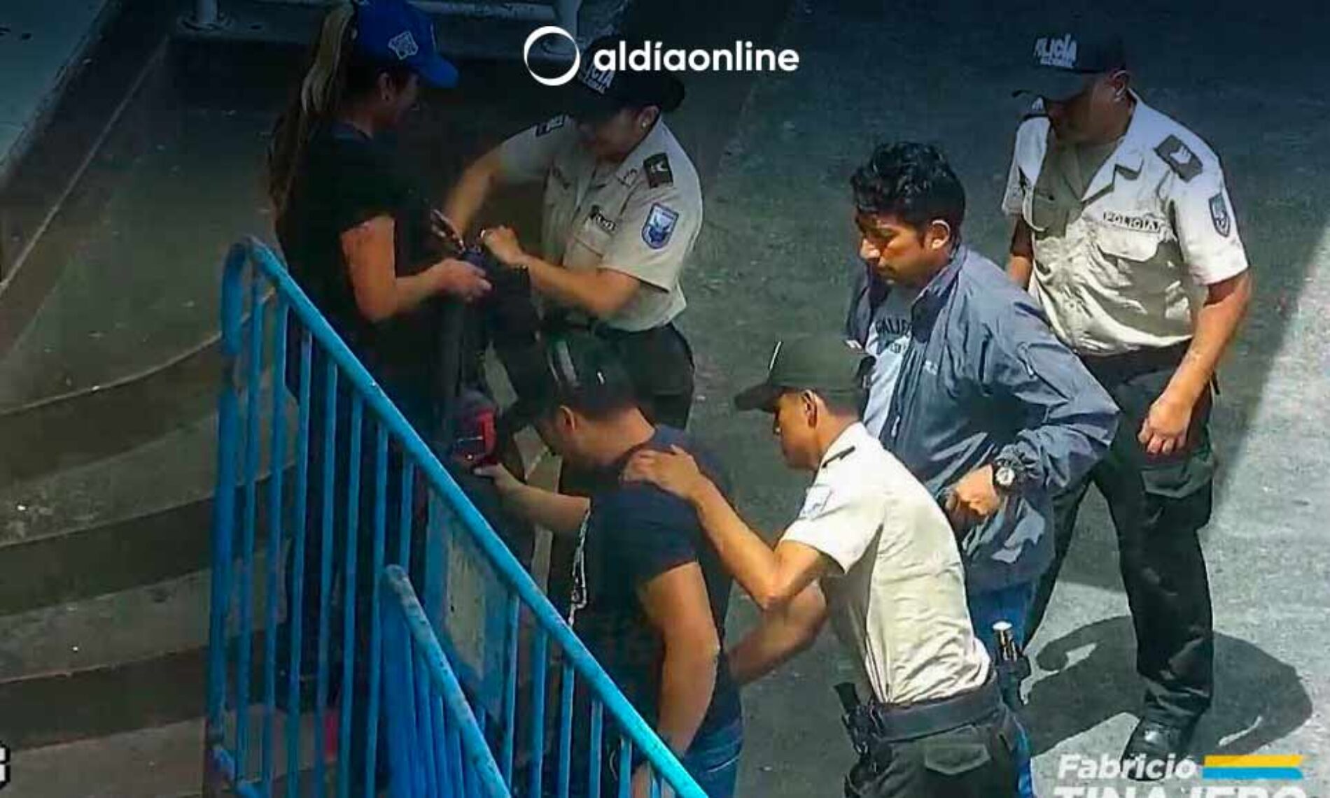 SEGURIDAD CIUDADANA DEL GAD.M LATACUNGA ALERTÓ A POLICÍA Y DETUVIERON TRES DELINCUENTES