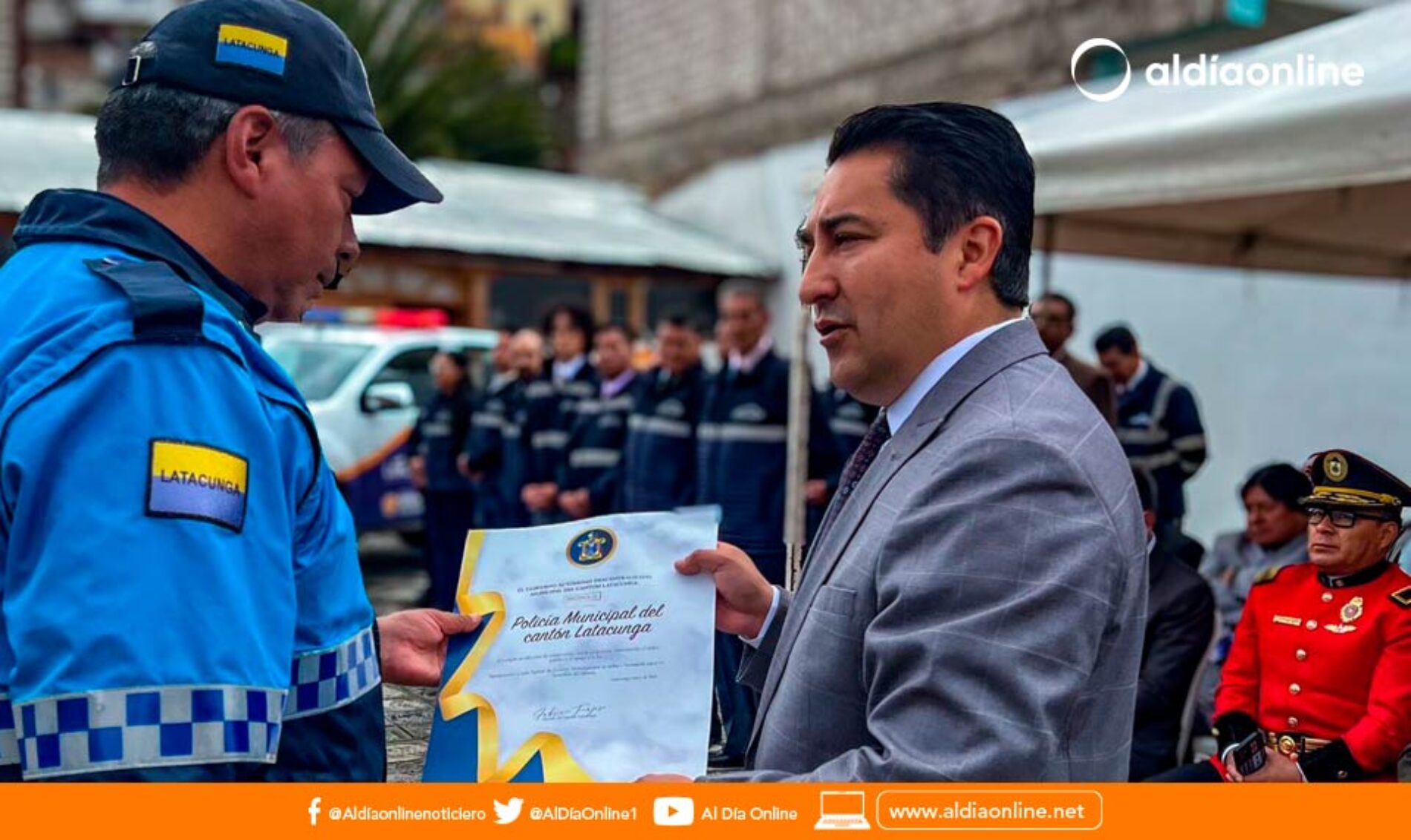 POLICIA MUNICIPAL DE LATACUNGA CELEBRÓ UNA ANIVERSARIO MÁS DE VIDA Y CONDECORÓ A PERSONAL