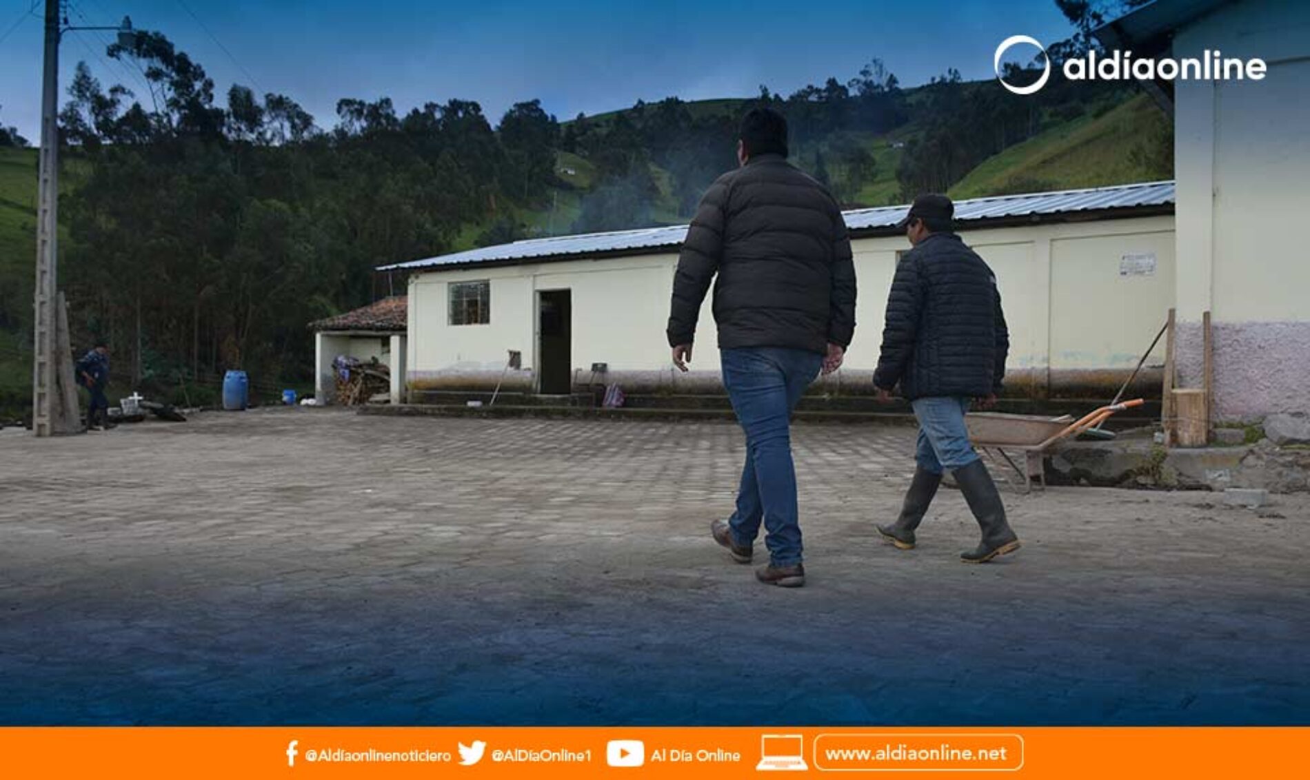 JUAN PAÚL PACHECO ENTREGA OBRA DE ADOQUINADO A LOS MORADORES DE SACHA