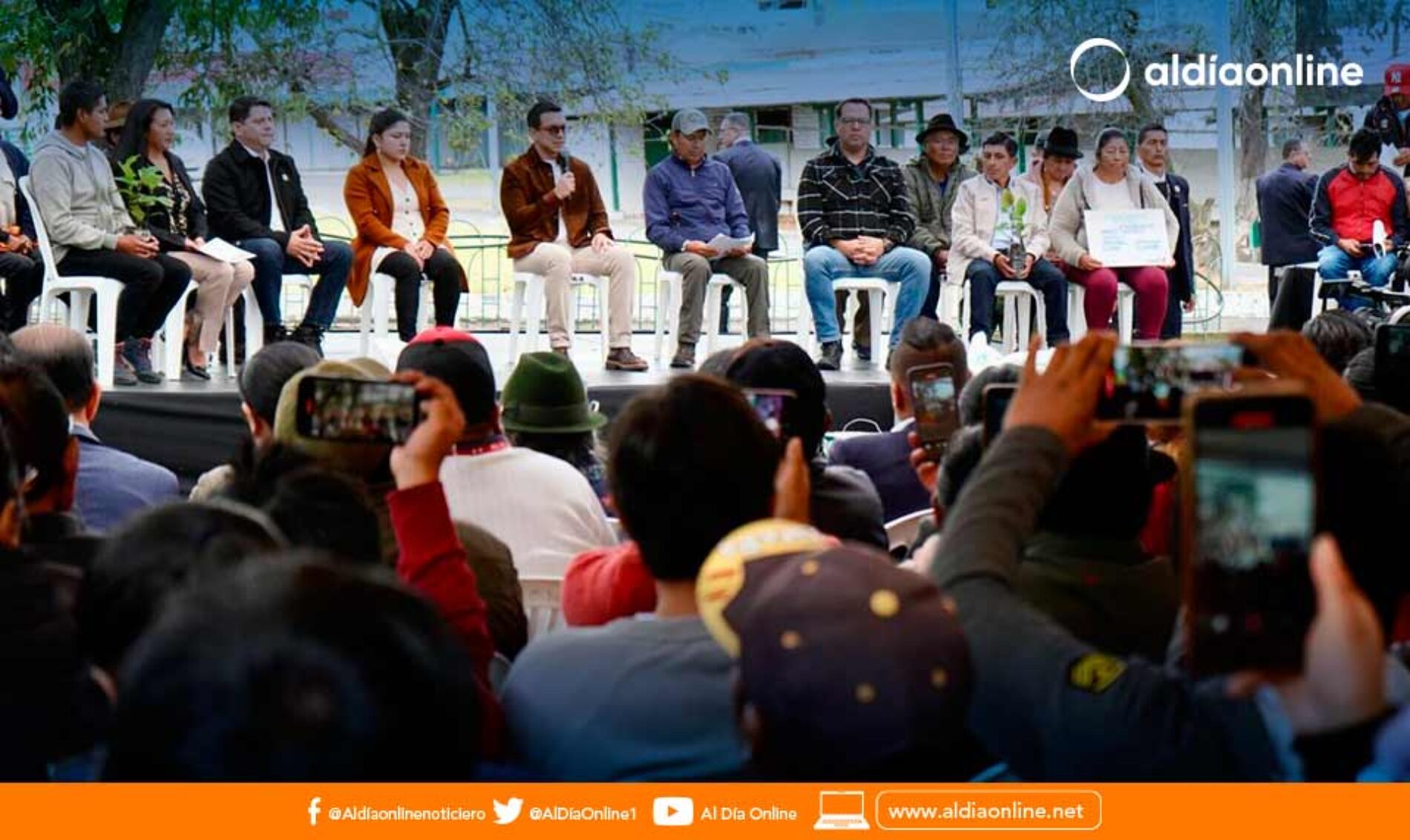 PRESIDENTE DANIEL NOBOA Y MINISTRO DANILO PALACIOS ENTREGAN 95.000 DÓLARES EN BENEFICIOS PARA PRODUCTORES DE COTOPAXI