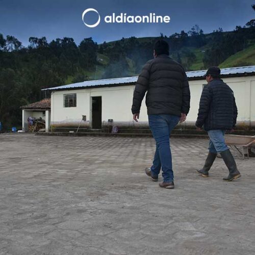 JUAN PAÚL PACHECO ENTREGA OBRA DE ADOQUINADO A LOS MORADORES DE SACHA
