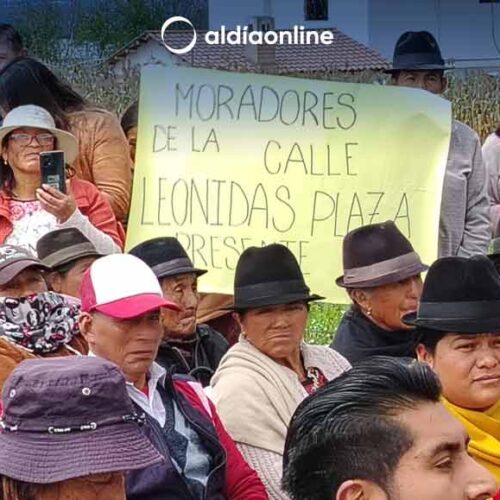 MUNICIPIO DE LATACUNGA ARRANCÓ 2 KILÓMETROS DE ADOQUINADO EN LA CALLE LEONIDAS PLAZA (VIDEOS)