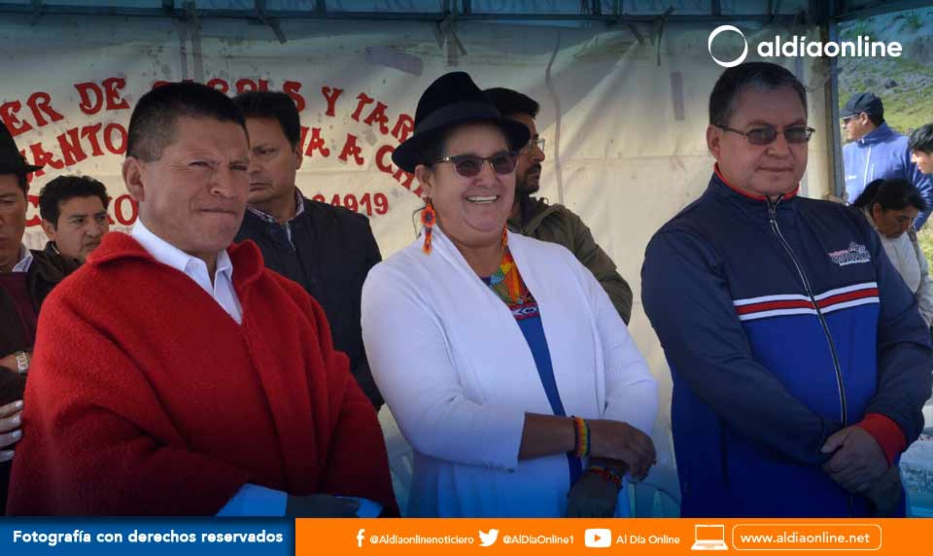 ASFALTADO DE VÍA CRUZ LOMA-PUENTE DE LEITO EN SAQUISILÍ INAUGURÓ PREFECTURA DE COTOPAXI (VIDEO)