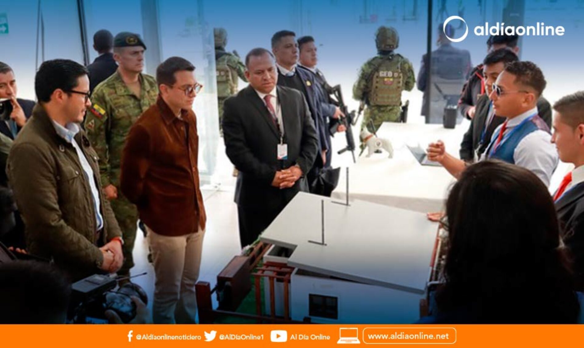 PRESIDENTE NOBOA ENTREGÓ BECAS A ESTUDIANTES  DEL INSTITUTO SUPERIOR TECNOLÓGICO COTOPAXI