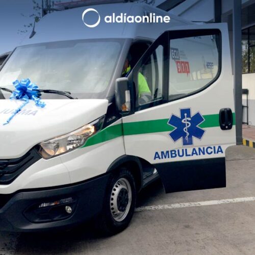 AMBULANCIA RECIBIÓ EL HOSPITAL GENERAL DEL IESS CON PRESENCIA DE DIRECTIVOS NACIONALES Y LOCALES (VIDEO)