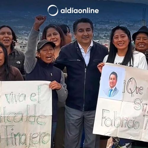 ALCALDE DE LATACUNGA ENTREGÓ ADOQUINES AL BARRIO ASHPACRUZ