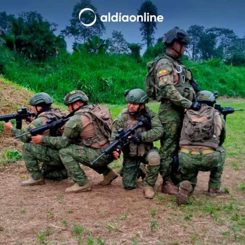 SOLDADOS DE FUERZAS ESPECIALES SE ENTRENAN EN OPERACIONES DE COMBATE URBANO