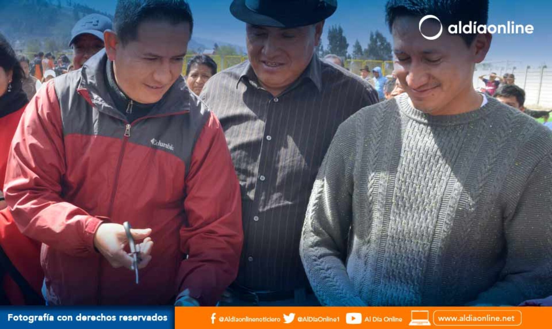 MUNICIPIO DE SAQUISILÍ ENTREGÓ ESTADIO Y CANCHA SINTÉTICA EN LA COMUNIDAD DE SALACALLE (VIDEOS)
