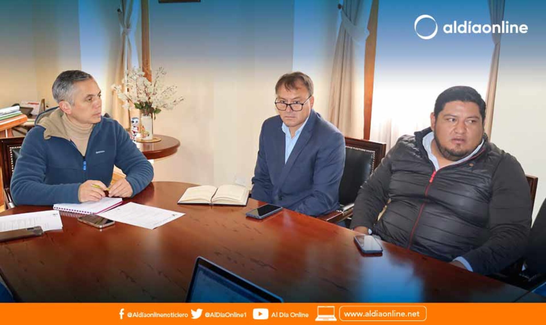 GOBERNACIÓN DE COTOPAXI MANTUVO REUNIÓN CON REPRESENTANTES DE GREMIOS, AUTORIDADES DE TODA LA PROVINCIA PARA FOMENTAR EL TRANSPORTE SEGURO