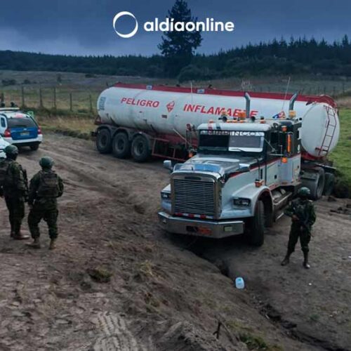 FUERZAS ARMADAS EVITAN LA SUSTRACCIÓN ILEGAL DEL POLIDUCTO SOTERRADO EN EL SECTOR EL CHASQUI COTOPAXI