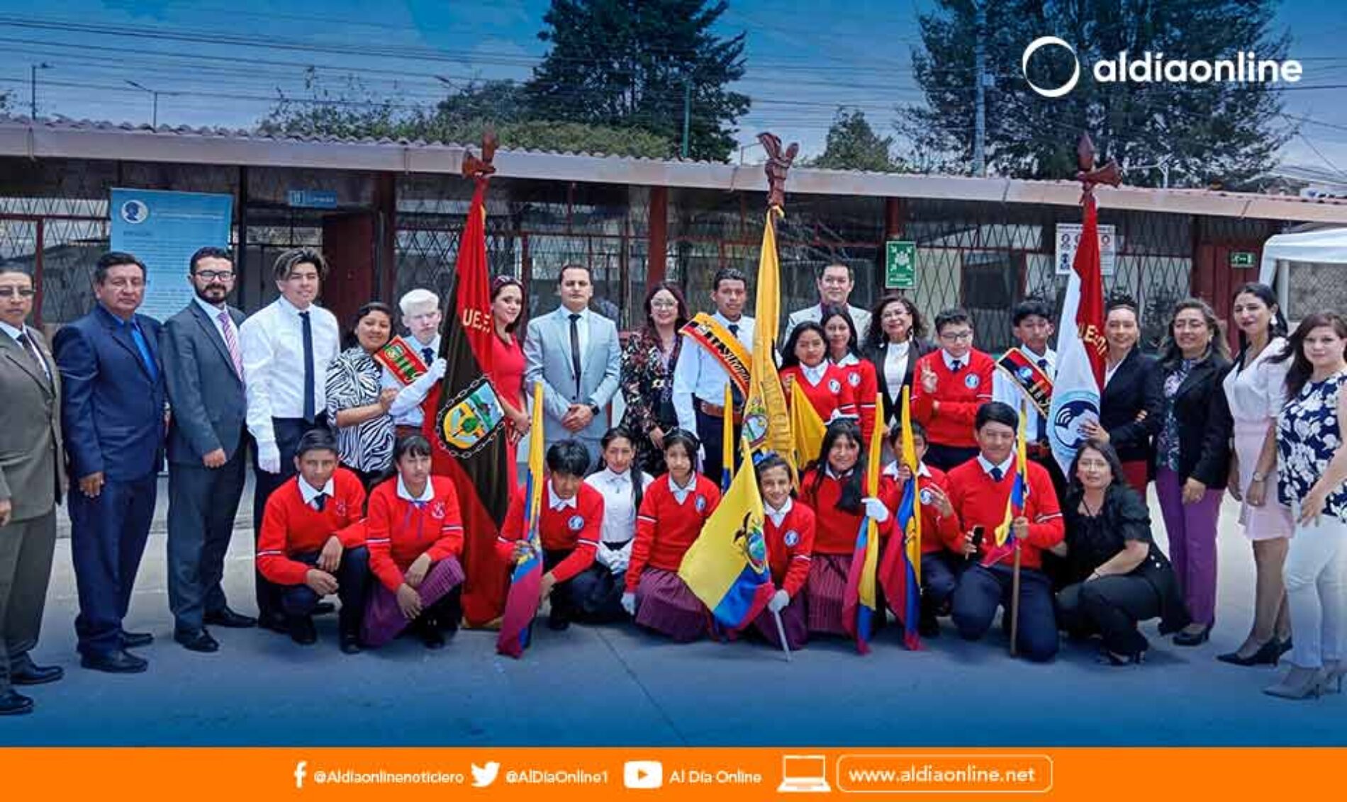 ESTUDIANTES DE LA ZONA 3 RINDIERON HOMENAJE AL TRICOLOR NACIONAL