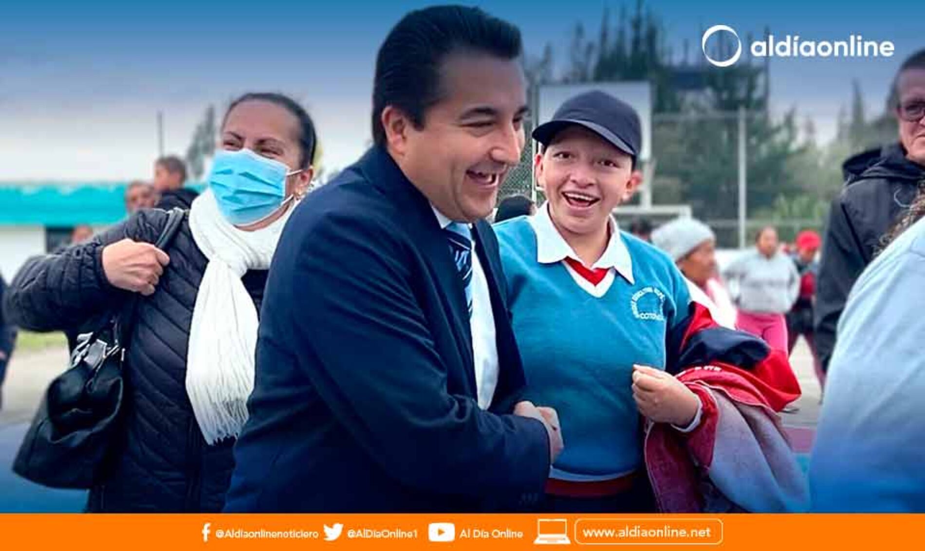 ALCALDE DE LATACUNGA HIZO LA ENTREGA DE LA OBRA DE ADOQUINADO DEL ACCESO A LA PISTA ATLÉTICA DE LA U.E.ESPECIALIZADA DE COTOPAXI  
