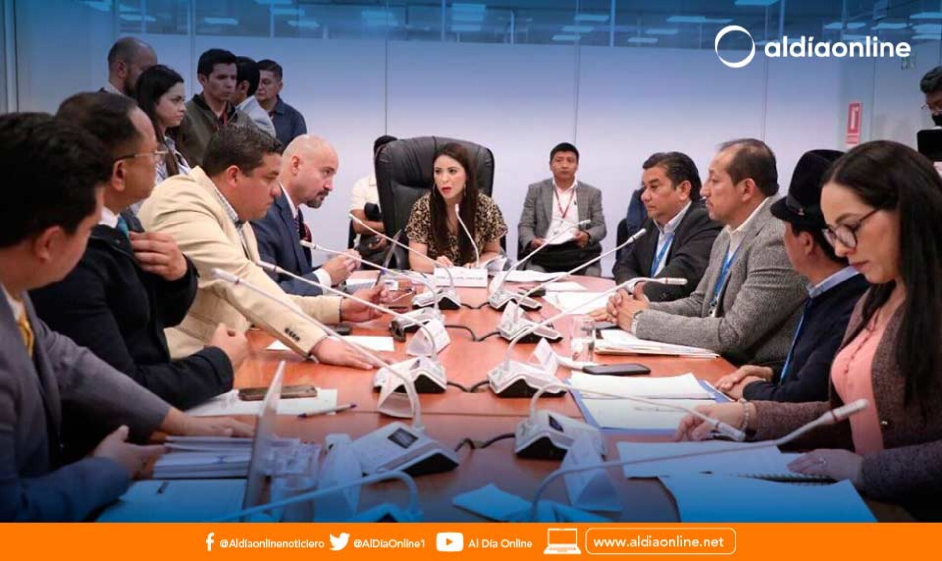 JUICIO POLÍTICO A DIANA SALAZAR SE ARCHIVA EN LA COMISIÓN DE FISCALIZACIÓN