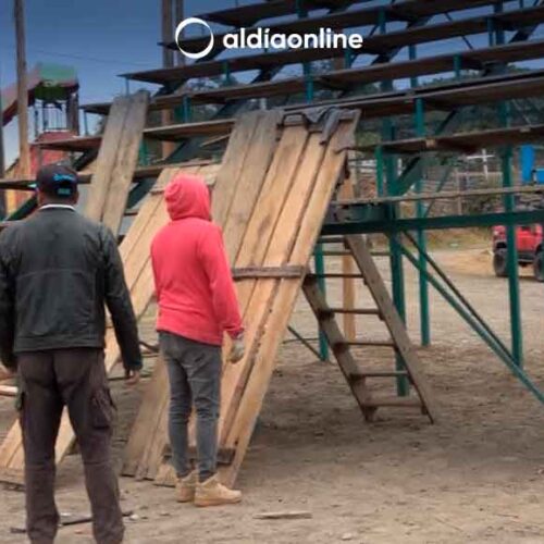 CUATRO DÍAS  ESPERA AL PÚBLICO LA PLAZA DE TOROS POPULARES EN SALCEDO (VIDEO)
