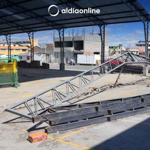 PLAZA 18 DE OCTUBRE EN SAQUISILÍ CONTINÚA SU REMODELACIÓN SEGÚN LO PLANIFICADO (VIDEO)