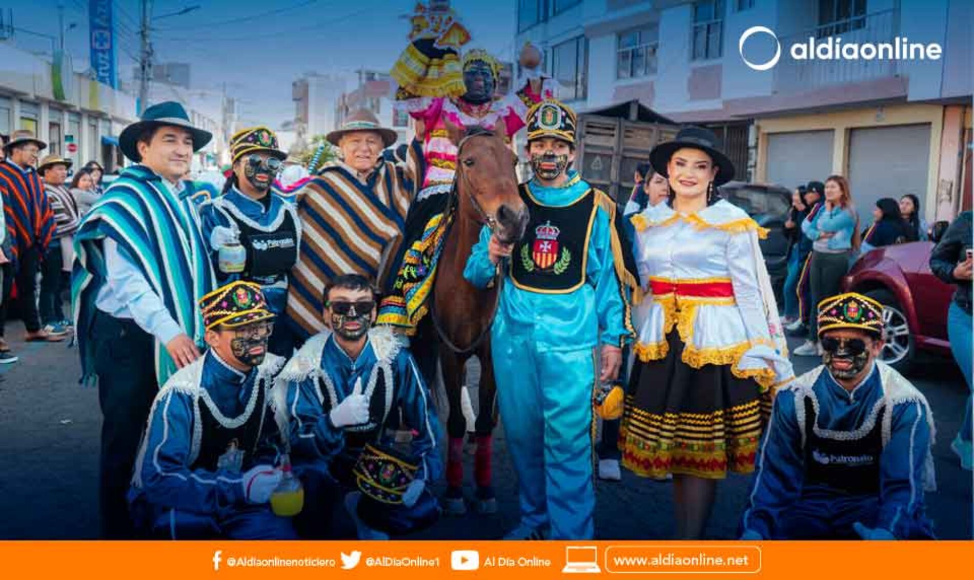MAMA NEGRA INCLUSIVA DEL HOGAR DE ANCIANOS RECORRIÓ CALLES DE LATACUNGA