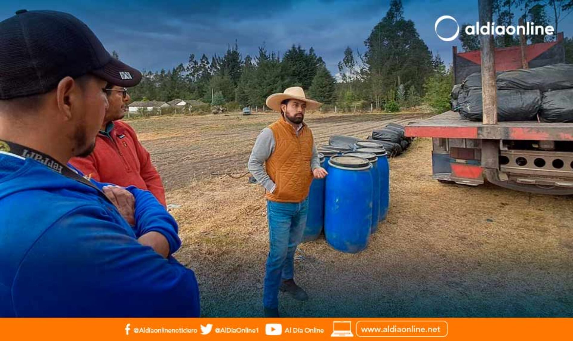 MAG ENTREGA ENSILAJE A PRODUCTORES DE LA COMUNA ROMERILLOS AFECTADOS POR LA SEQUÍA