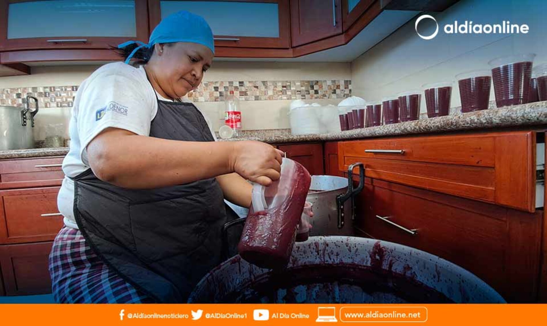 PATRONATO DE SALCEDO COMPARTIÓ LA TRADCICIONAL COLADA MORADA EN EL CANTÓN