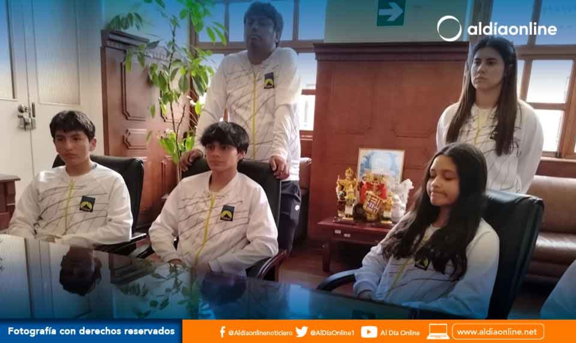 TENISTAS DE COTOPAXI FUERON RECIBIDOS POR ALCALDE DE LATACUNGA PREVIO A COMPETENCIA EN CALI (VIDEOS)