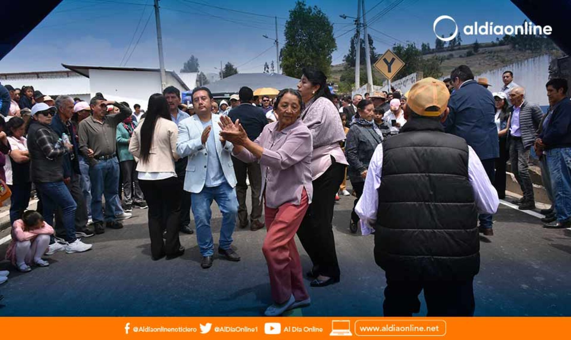 ALCALDÍA DE SALCEDO INAUGURA EL ASFALTADO DE LA VÍA SAN ISIDRO – SAN JUAN (VIDEO)