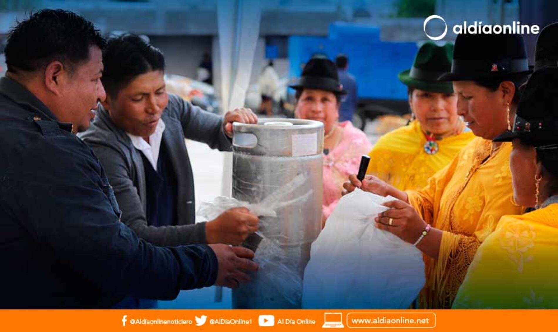 PREFECTA DE COTOPAXI INAUGURÓ EL ASFALTADO DE LA VÍA PASUBULLO-LA COCHA EN LA PARROQUIA ZUBAHUA.