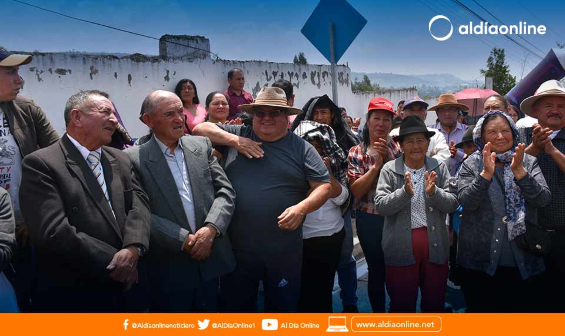 ALCALDÍA DE SALCEDO INAUGURA EL ASFALTADO DE LA VÍA SAN ISIDRO – SAN JUAN (VIDEO)