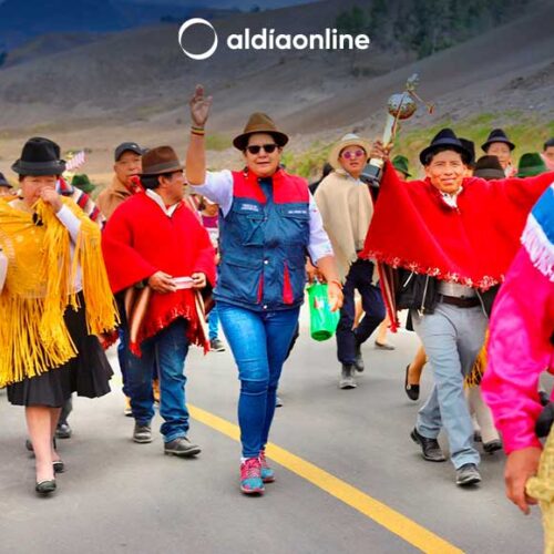 PREFECTA DE COTOPAXI INAUGURÓ EL ASFALTADO DE LA VÍA PASUBULLO-LA COCHA EN LA PARROQUIA ZUBAHUA.