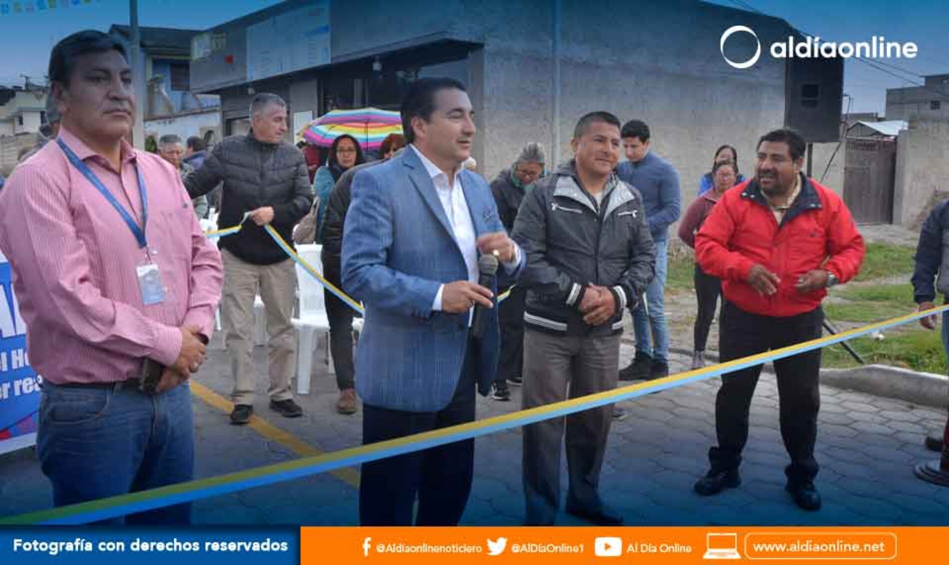 MUNICIPIO DE LATACUNGA INAUGURÓ ADOQUINADO EN AV. SICALPAS DEL BARRIO LA COCHA (VIDEO)
