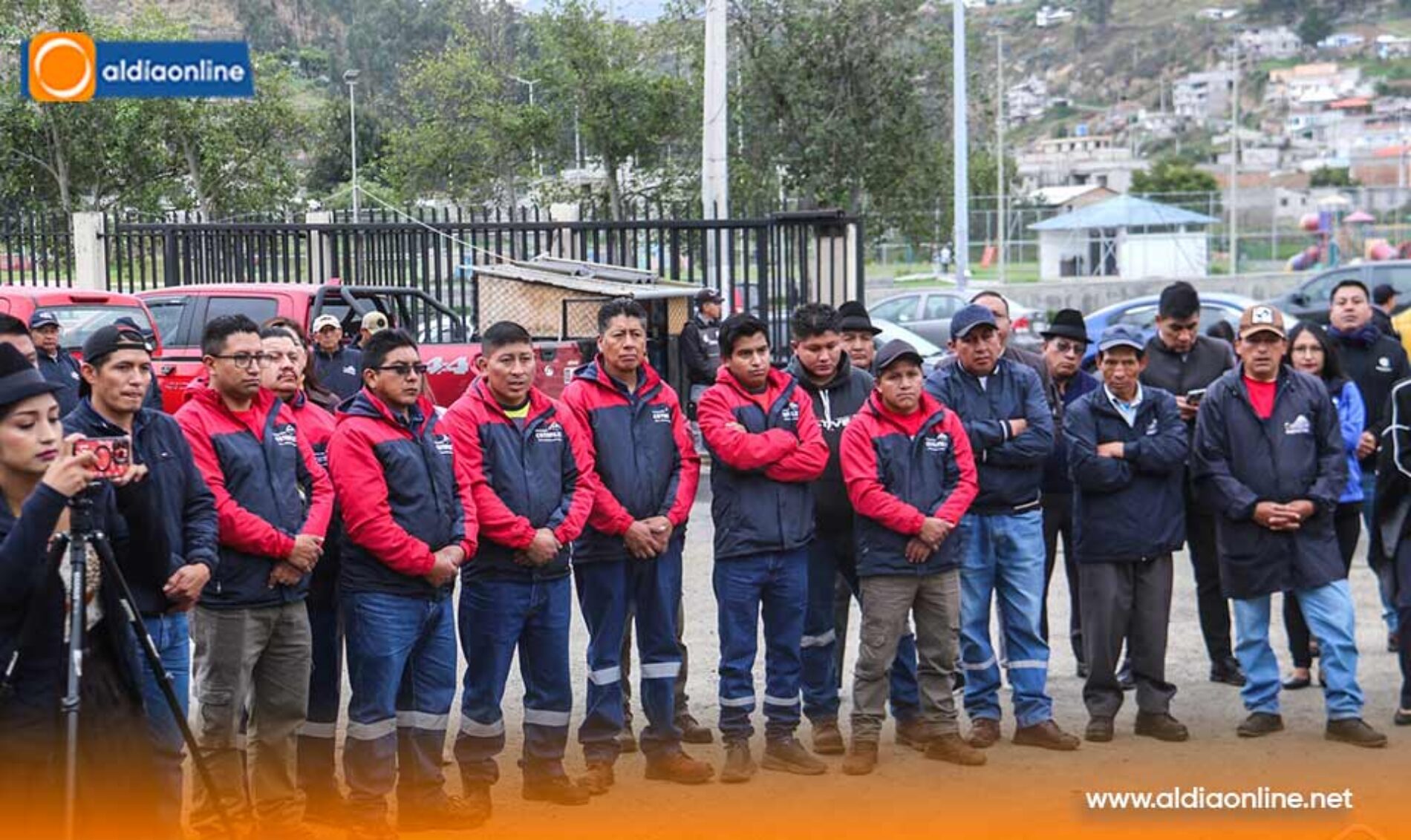 MAQUINARIAS Y APERTURAS VIALES PARA COTOPAXI
