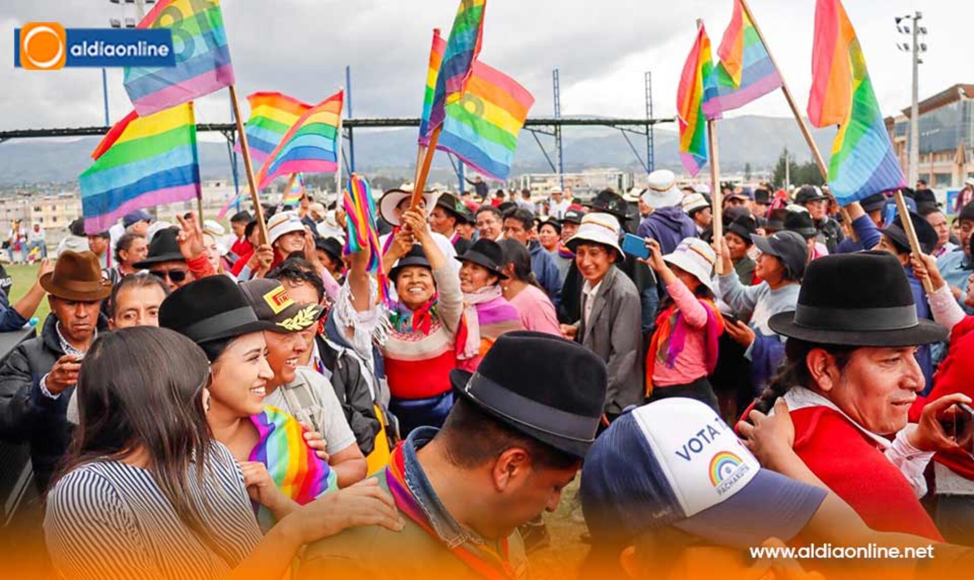 LEÓNIDAS IZA LANZA SU CAMPAÑA PRESIDENCIAL CON UN MULTITUDINARIO EVENTO EN LATACUNGA