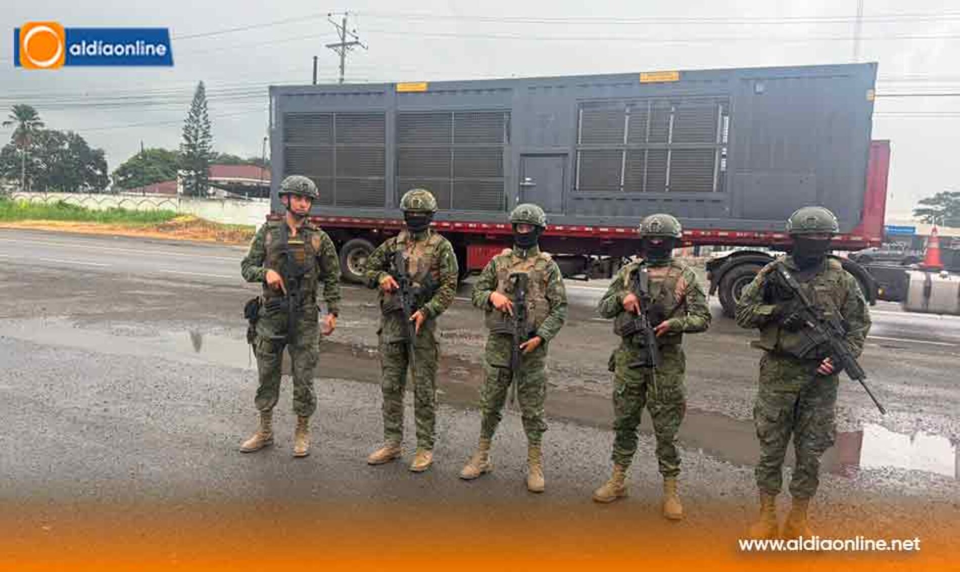 FUERZAS ESPECIALES BRINDA SEGURIDAD A CONVOY DE GENERADORES PARA CENTRAL TERMOELÉCTRICA