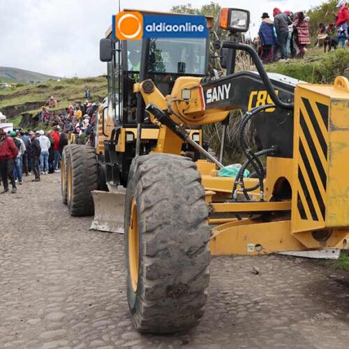 PREFECTURA DE COTOPAXI INICIA OBRA DE ASFALTADO EN LA ZONA ORIENTAL DE SALCEDO