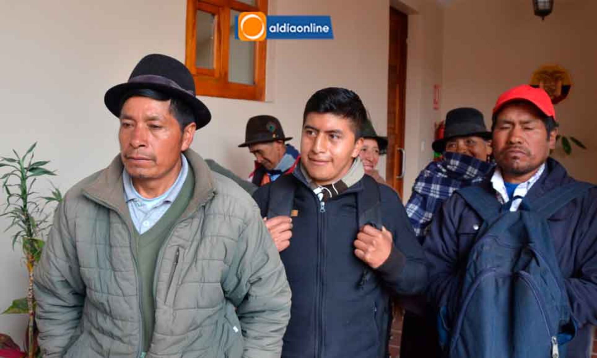 MORADODORES DE UCICLA EXIGEN A GOBERNADOR AYUDE A TRAMITAR RECURSOS PARA ASFALTADO (VIDEO)