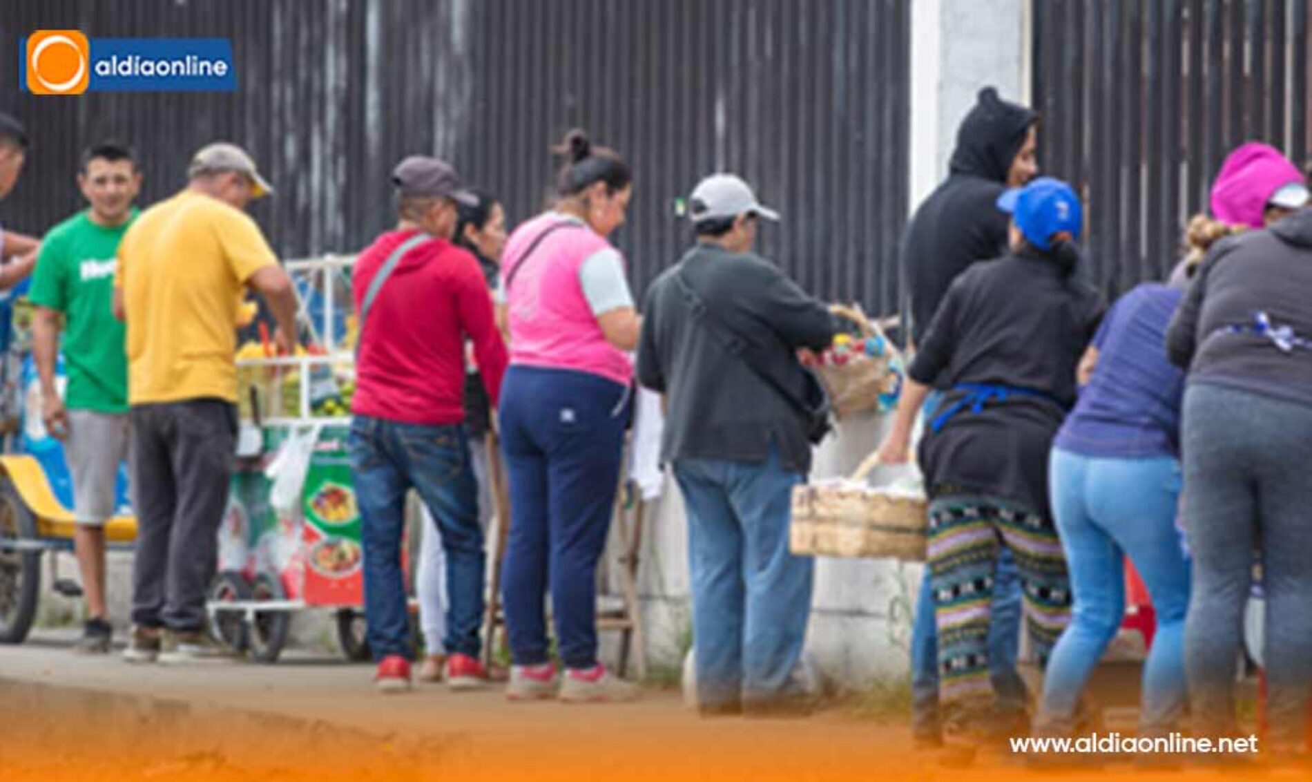 VENDEDORES INFORMALES EXPENDEN DROGA CAMUFLADA EN CARAMELOS