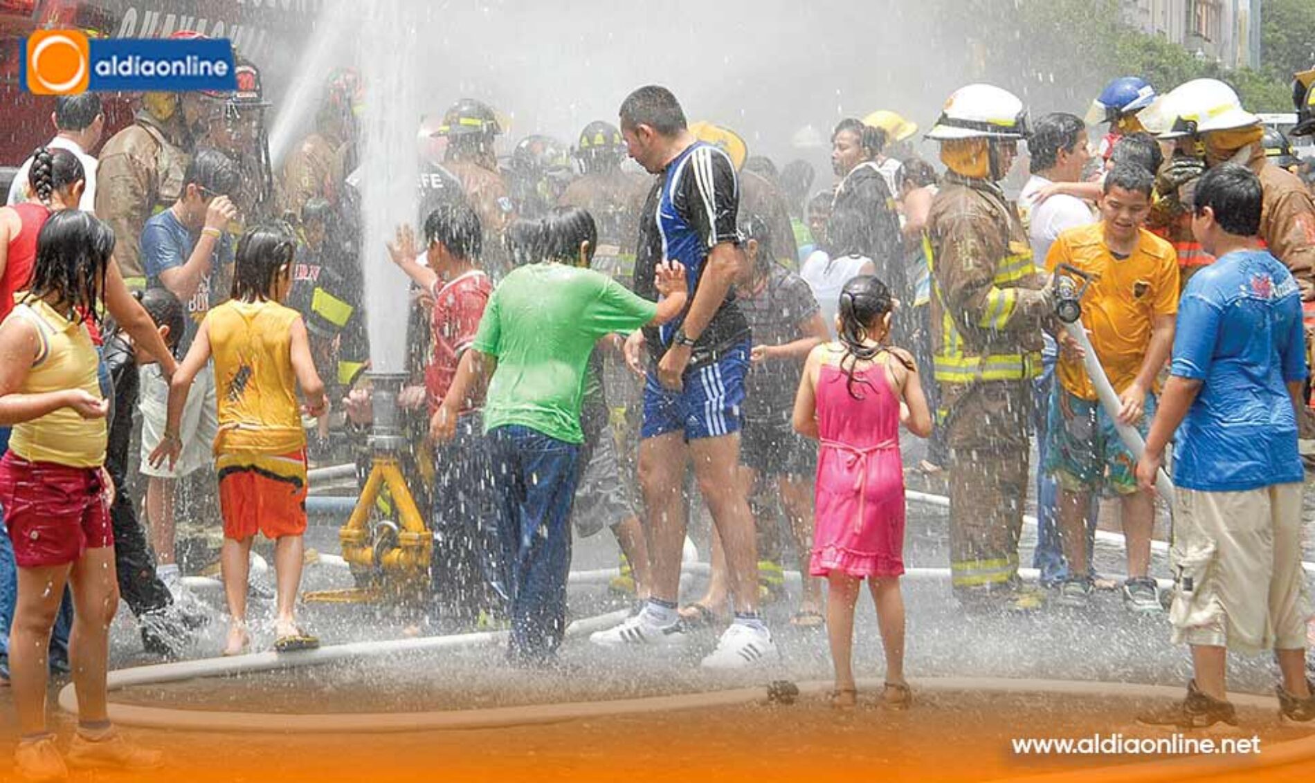 LA DIRECCIÓN DE TURISMO DEL GADM. LATACUNGA ORGANIZA PARA ESTE FERIADO EL “CARNAVAL DE LA ALEGRÍA 2025”
